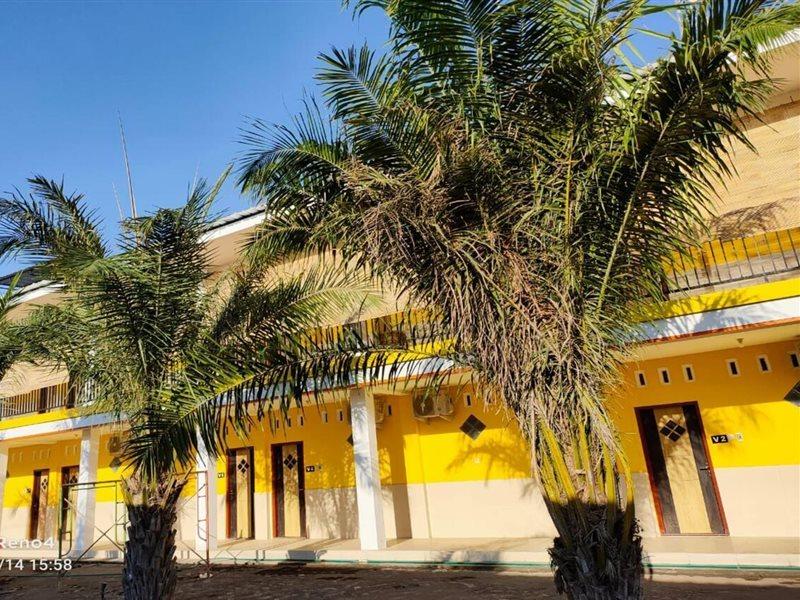 OYO 90065 Homestay Barokah Park Cotek Bagian luar foto
