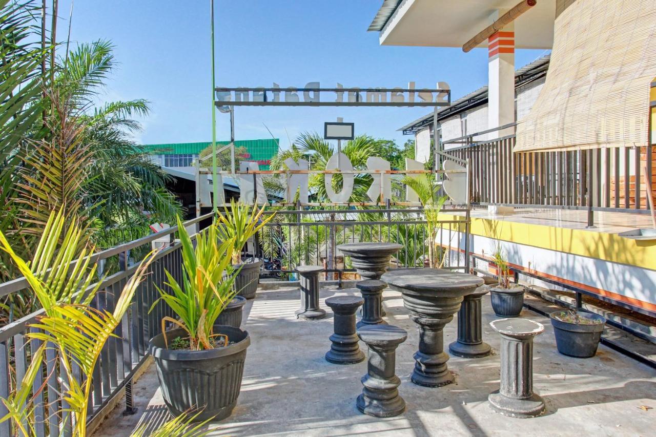 OYO 90065 Homestay Barokah Park Cotek Bagian luar foto