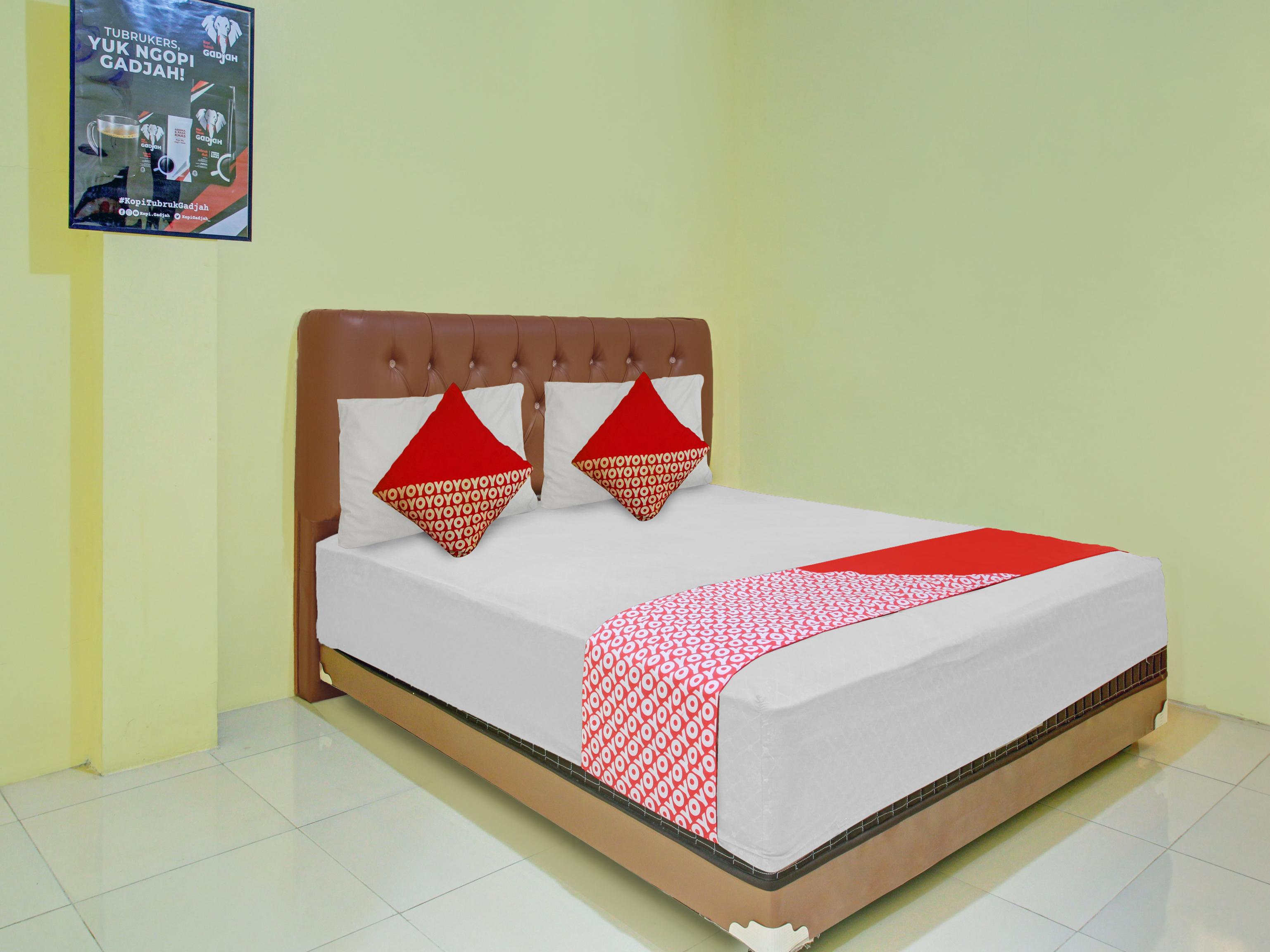 OYO 90065 Homestay Barokah Park Cotek Bagian luar foto