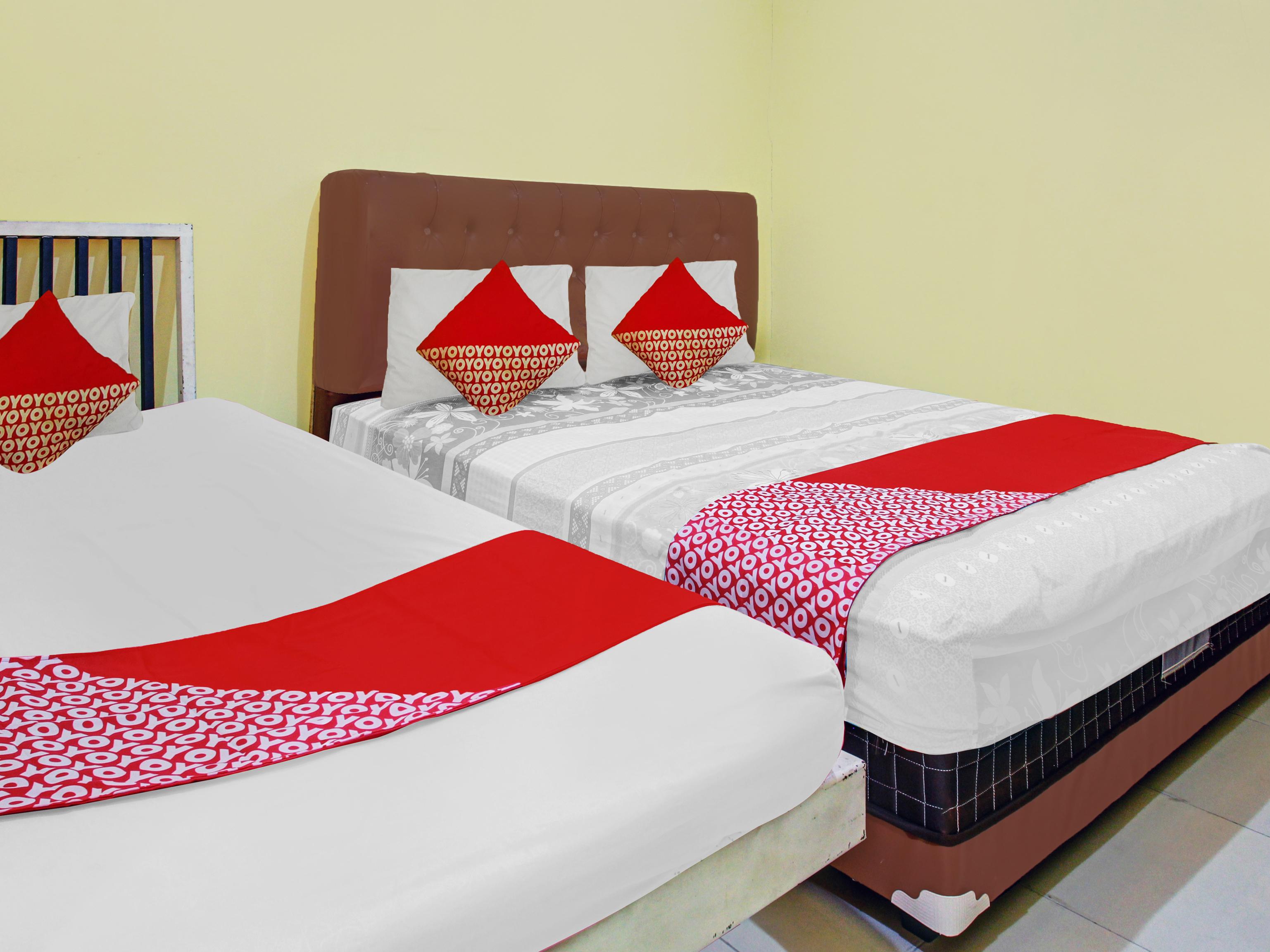 OYO 90065 Homestay Barokah Park Cotek Bagian luar foto