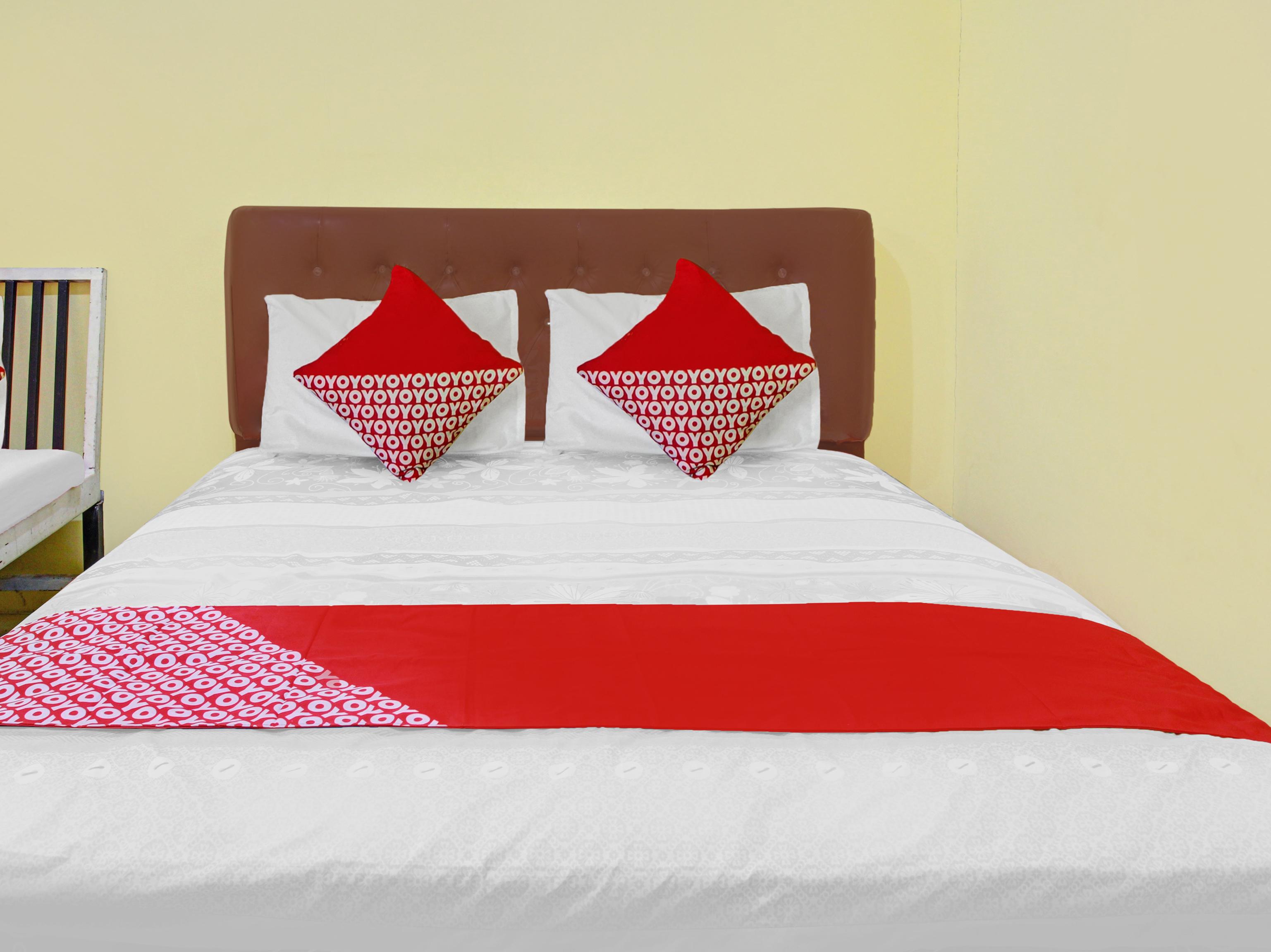 OYO 90065 Homestay Barokah Park Cotek Bagian luar foto